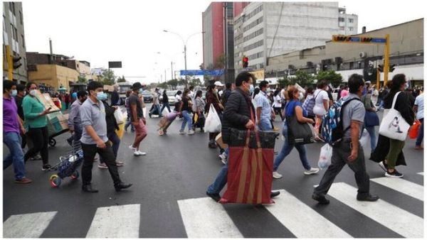 Perú pide esfuerzo adicional para cumplir encierro por COVID