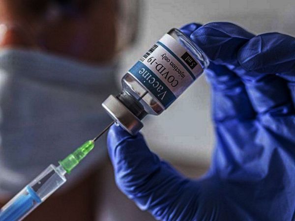 Vacunas adquiridas de fabricantes podrían sumarse a las 300.000 dosis