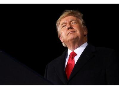 Estampida en equipo legal de Trump antes de juicio político