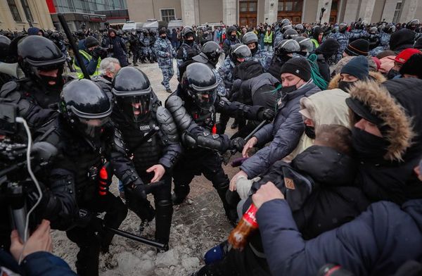 La policía rusa detiene a más de 4.400 manifestantes pro-Navalni - Mundo - ABC Color
