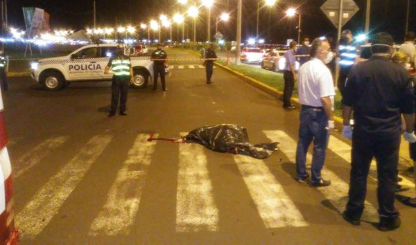 Mujer pierde la vida tras ser atropellada cerca de playa San José - Noticiero Paraguay