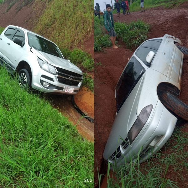 Varios accidentes y vehículos varados a raíz de intensas lluvias en Alto Paraná