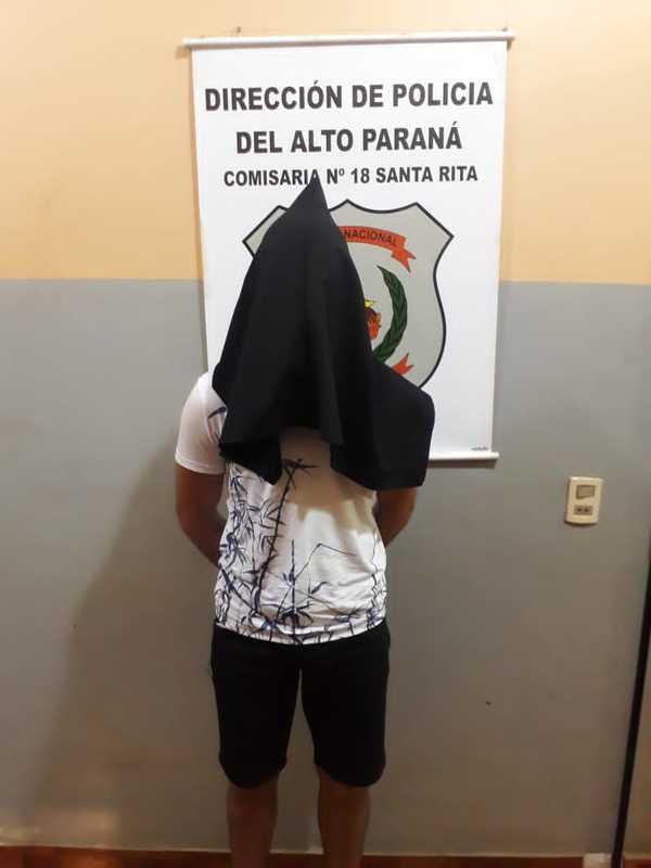 Lanzó a su pareja de su camioneta en movimiento y terminó preso