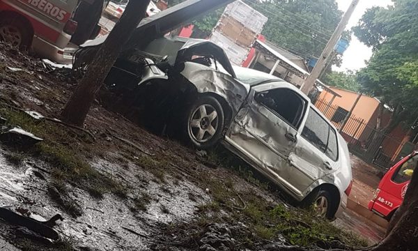Asalto a un libanés termina con su auto chocado contra una columna – Diario TNPRESS