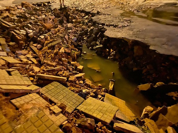 Colapso de registros deriva en hundimiento de capas asfálticas en días de intensa lluvia - Megacadena — Últimas Noticias de Paraguay