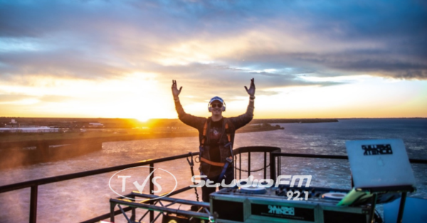 Guillermo Atencio es el primer Dj en grabar un Set en la represa Yacyretá