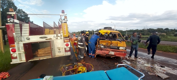 Accidente de tránsito deja un herido y daños materiales en Yguazú