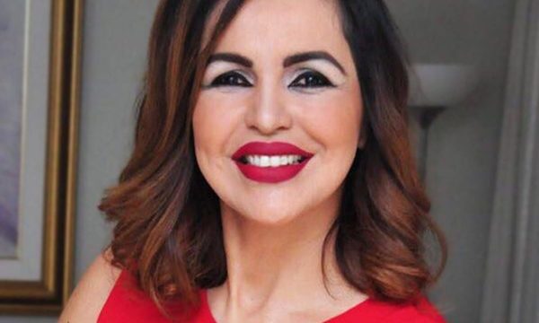 Politica esteña denuncia que ojejapo tratamiento estético para salir linda en su afiche pero se deformó