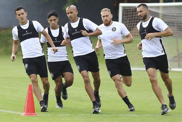 Caras nuevas se suman a la base del plantel de Olimpia