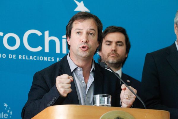 La economía chilena cae un 0,3 en diciembre por el inicio de la segunda ola de la pandemia - MarketData