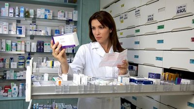 Francia estudia habilitar la vacunación anti COVID-19 en farmacias - ADN Digital