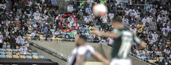 ¡Verdaderamente insólito! Se perdieron el gol de la final de la Libertadores por una selfie - Megacadena — Últimas Noticias de Paraguay