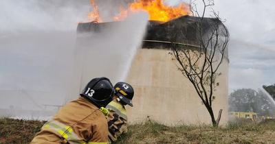 Bomberos logran extinguir fuego en Petropar