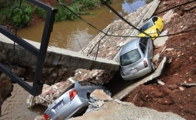 Fin de enero con inundaciones, destrozos y menores muertos en derrumbe