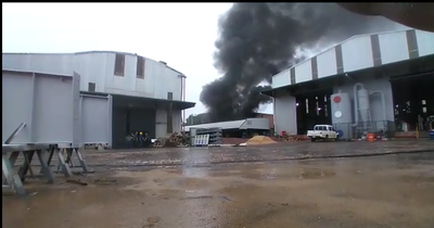 Controlan incendio en depósito de pinturas
