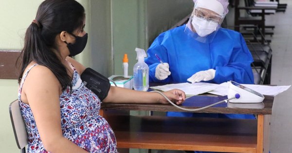 La Nación / Control prenatal, fundamental para evitar complicaciones en el parto