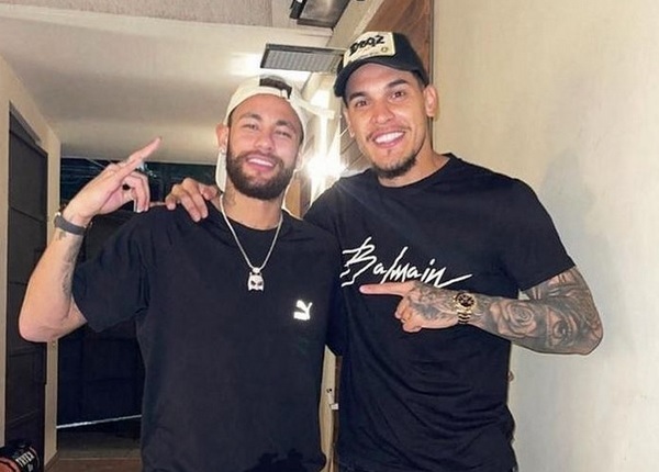 Gustavo Gómez habla de su relación con Neymar
