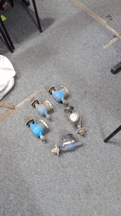 Dos detenidos tras masivo robo de medidores de consumo agua de Essap - Nacionales - ABC Color