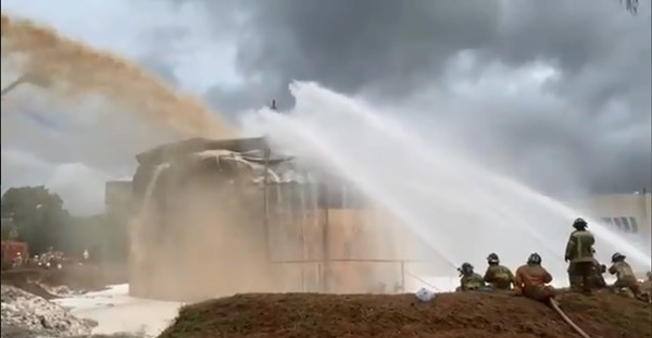 Incendio en planta de Petropar fue controlado por Bomberos luego de 36 horas