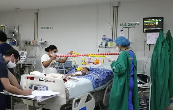 Bebé de 10 meses con AME recibe asistencia respiratoria no invasiva