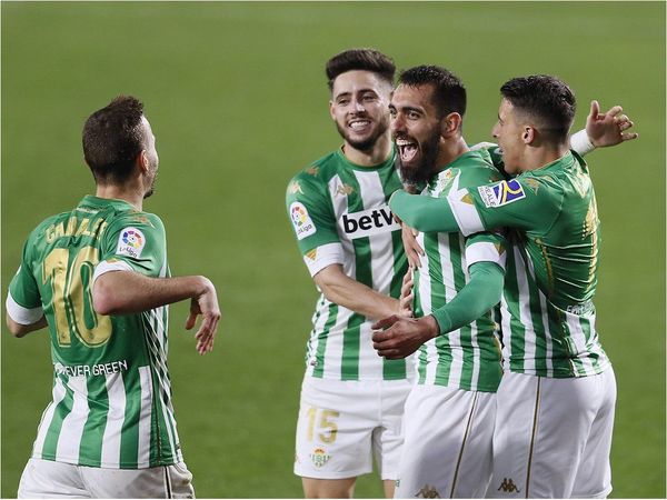 Borja Iglesias sigue en racha y acerca al Betis a Europa