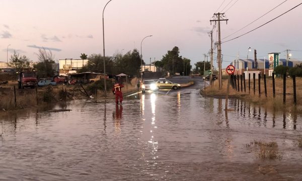Chile se mantiene en alerta por fuertes lluvias y deslizamientos