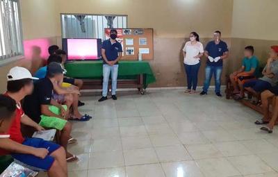 Centro Educativo de CDE: Capacitan a adolescentes sobre prevención del VIH