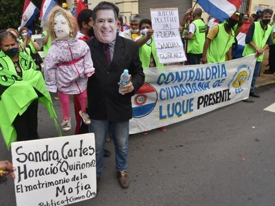 Manifestación para exigir la renuncia de Sandra Quiñonez