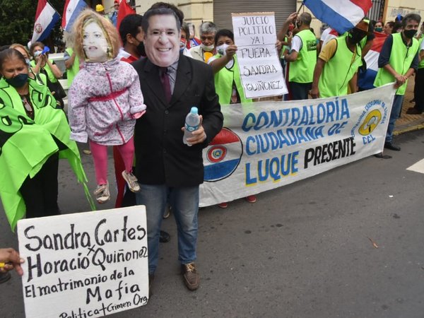 Manifestación para exigir la renuncia de Sandra Quiñonez