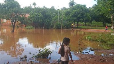 Pobladores damnificados de Areguá piden ayuda para retornar a sus hogares - Nacionales - ABC Color