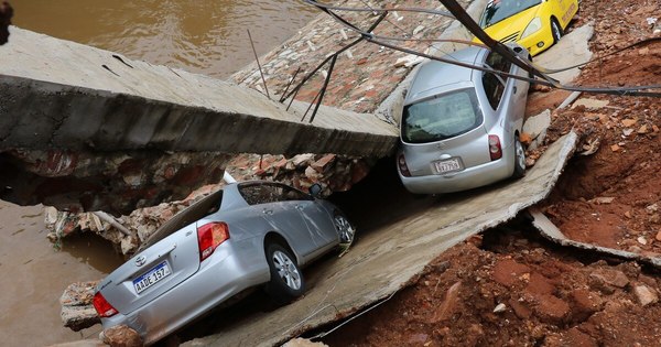 La Nación / Muro del arroyo Lambaré cedió