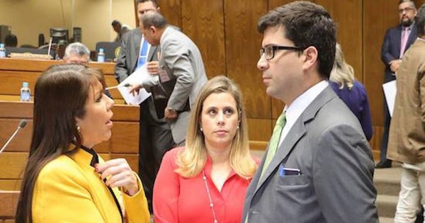 La Nación / Denuncian “garrote parlamentario” para enjuiciar a la fiscala general