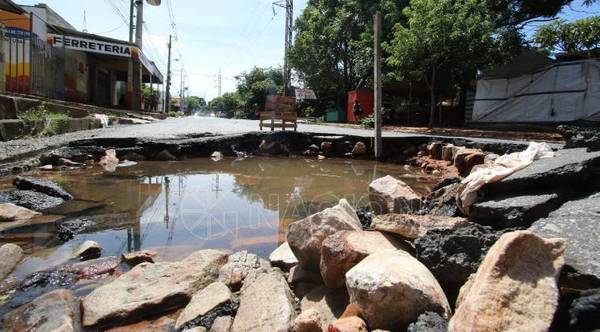 Calles destruidas tras la tormenta: MOPC declara «emergencia vial» en Central