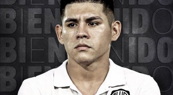 Olimpia oficializa el retorno de Saúl Salcedo