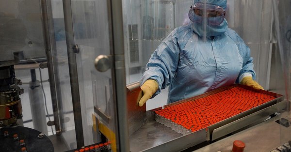 La Nación / Retrasos de AstraZeneca son un “problema” en estrategia de vacunación para la UE