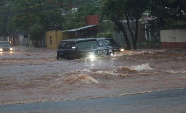 HOY / Asunción y alrededores tendrán lluvias torrenciales con mayor frecuencia, advierte meteorólogo