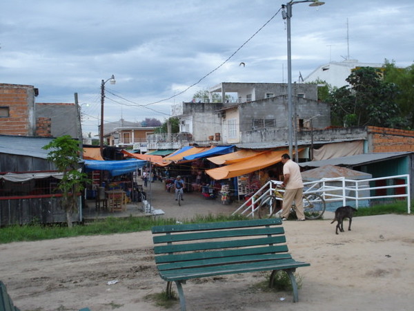 Comerciantes de Ñeembucú critican demora en pago de subsidios ante situación agonizante