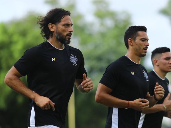 Roque Santa Cruz sufre una lumbalgia y está casi descartado para el debut - Olimpia - ABC Color