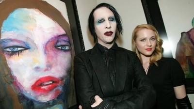 HOY / Varias mujeres acusan a Marilyn Manson de violación y abusos, y el cantante lo niega