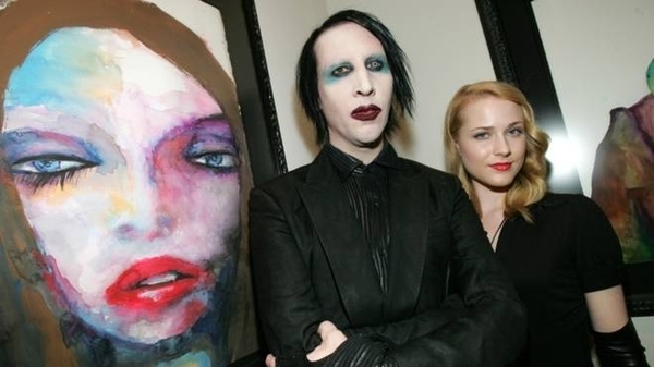 HOY / Varias mujeres acusan a Marilyn Manson de violación y abusos, y el cantante lo niega
