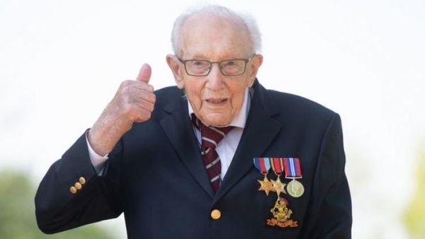 Muere con 100 años Capitán Tom, icono británico de la lucha contra la covid