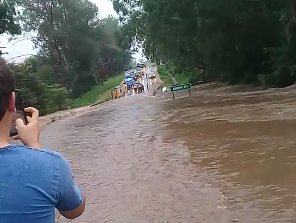 Inhabilitan ruta PY02 desde Caacupé hasta Oviedo - Noticiero Paraguay