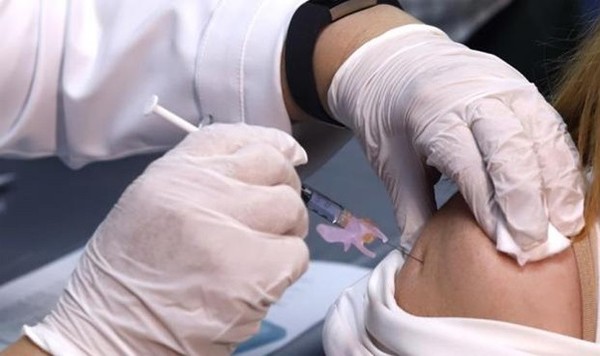 COVID-19: Sindicato pide que todos los médicos del país sean inmunizados en primera etapa de vacunación