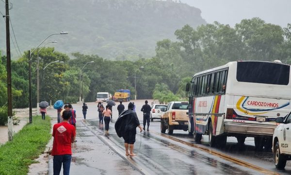 Lluvias intensas causan destrozos en varios departamentos