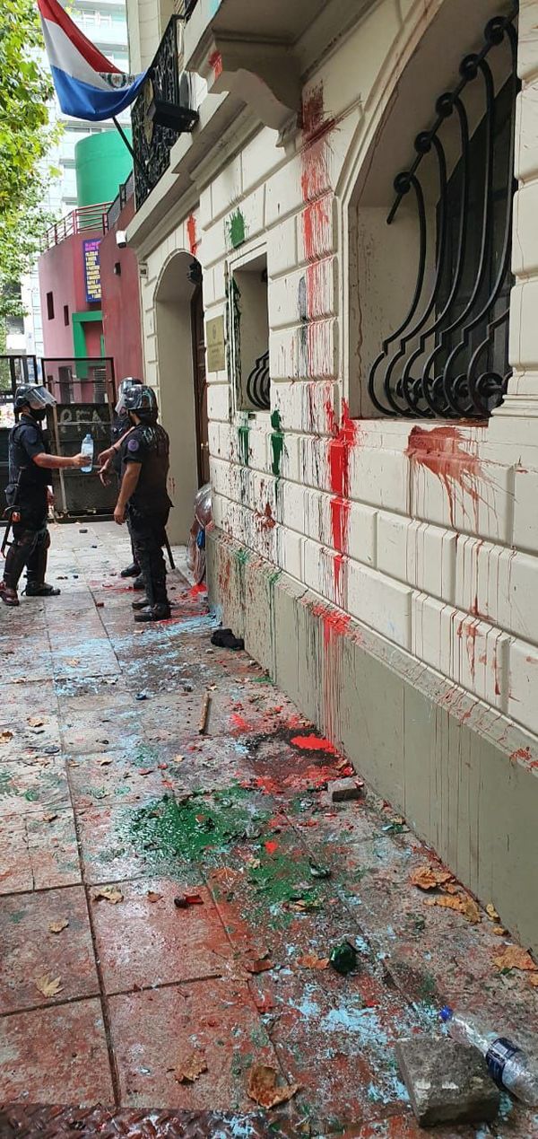 Otra vez atacaron la Embajada de Paraguay en Argentina - Nacionales - ABC Color