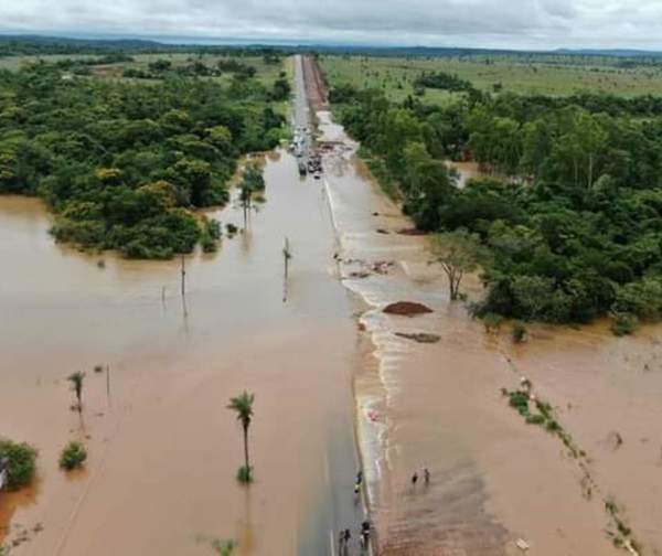 Barrios bajo agua en Paraguarí y Yaguarón