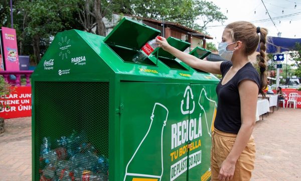 Coca-Cola habilitó sus espacios de verano con mensajes sustentables