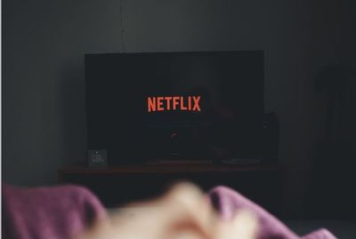 ¿Te quedás dormido viendo Netflix?