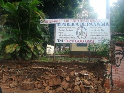 Cayó a pedazos parte de la muralla del Colegio República de Panamá