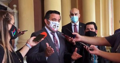 La Nación / Petta asegura que están en condiciones de recibir a los alumnos